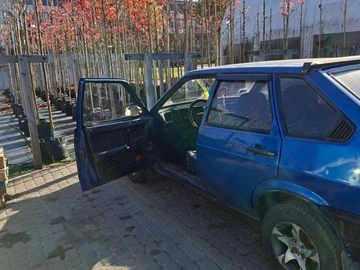 Авто ВАЗ 2109 1989 № 8220935