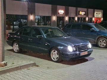 Авто Mercedes E Серия 1996 № 8221001