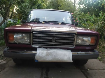 Авто ВАЗ 2107 2000 № 8221003