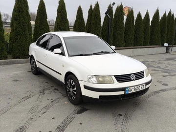 Авто Volkswagen Passat Sedan 2000 № 8221265