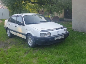 Авто Volkswagen Passat Sedan 1991 № 8221362