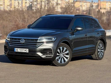 Авто Volkswagen Touareg 2020 № 8221493