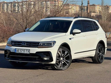 Авто Volkswagen Tiguan 2018 № 8221587