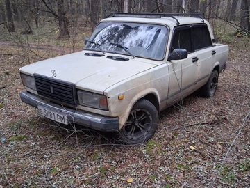 Авто ВАЗ 2107 1988 № 8221815