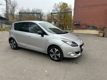 Авто Renault Scenic 2011 № 8221925