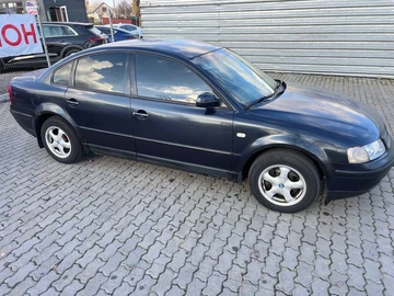 Авто Volkswagen Passat Sedan 1999 № 8222341