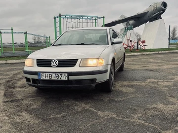 Авто Volkswagen Passat Sedan 1997 № 8222428
