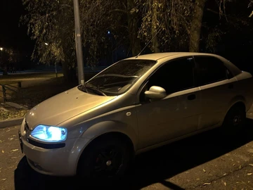 Авто Chevrolet Aveo 2004 № 8223273