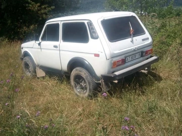 Авто ВАЗ 2121 1994 № 8223292