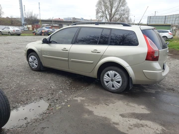 Авто Renault 4 2009 № 8223322