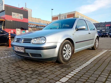 Авто Volkswagen Golf 2000 № 8223416