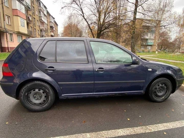 Авто Volkswagen Golf 2000 № 8223769