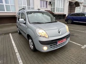 Авто Renault Kangoo Passenger 2010 № 8223934