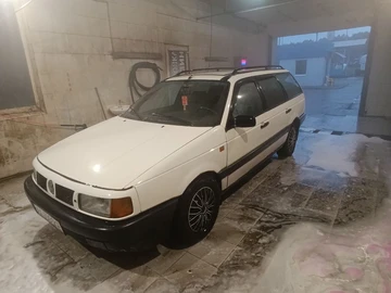 Авто Volkswagen Passat Cc 1993 № 8224223