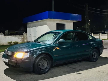 Авто Volkswagen Passat Sedan 2000 № 8224248