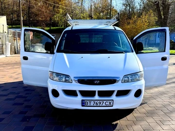 Авто Hyundai H200 2001 № 8224353