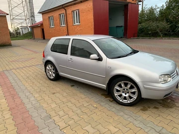 Авто Volkswagen Golf 1999 № 8224373
