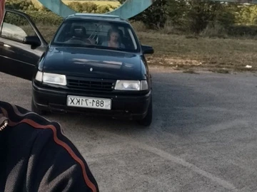 Авто Opel Vectra 1989 № 8224607