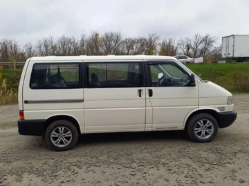 Авто Volkswagen Transporter 2000 № 8225559