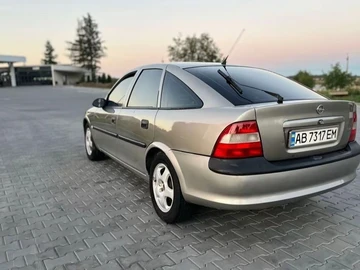 Авто Opel Vectra 1996 № 8225700