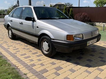 Авто Volkswagen Passat Sedan 1991 № 8226482