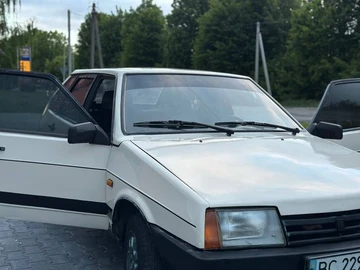 Авто ВАЗ 2109 1996 № 8226970