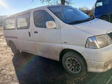 Авто Toyota Avensis Verso 2008 № 8227210