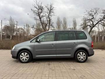 Авто Volkswagen Touran 2004 № 8227569