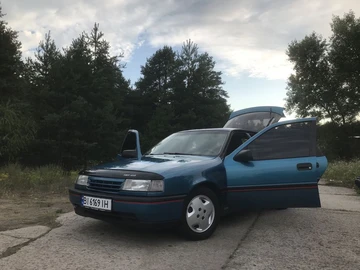 Авто Opel Vectra 1992 № 8227891