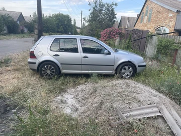 Авто Volkswagen Golf 2000 № 8228015