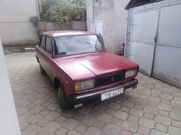 Авто ВАЗ 2107 1989 № 8228092