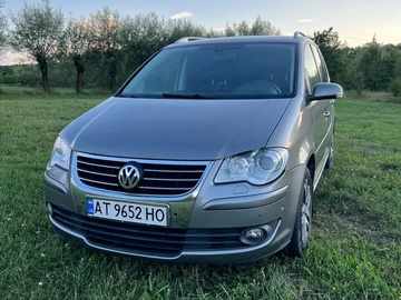 Авто Volkswagen Touran 2008 № 8228471