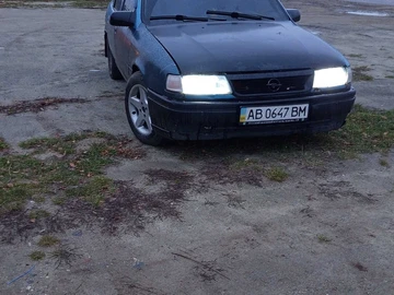 Авто Opel Vectra 1993 № 8228586