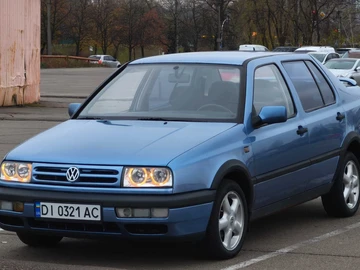 Авто Volkswagen Vento 1992 № 8228595