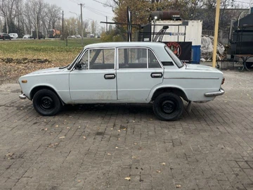 Авто ВАЗ 2103 1979 № 8229107