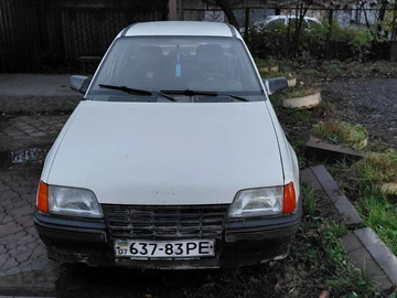 Авто Opel Kadett 1987 № 8229963