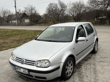 Авто Volkswagen Golf 2000 № 8230033