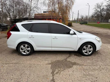 Авто KIA Cee X27 D 2008 № 8230793