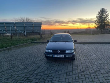 Авто Volkswagen Passat Variant 1993 № 8231257