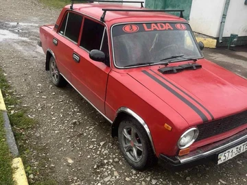 Авто ВАЗ 2103 1982 № 8232352