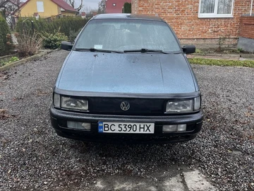 Авто Volkswagen Passat Sedan 1990 № 8232961