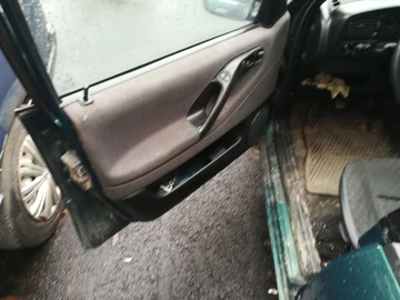 Авто Volkswagen Passat Hatchback 1994 № 8234083