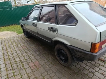 Авто ВАЗ 2109 1993 № 8234243