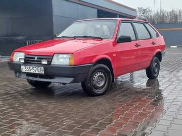 Авто ВАЗ 2109 1989 № 8234378