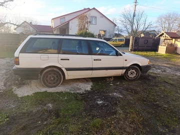 Авто Volkswagen Passat Variant 1990 № 8234544