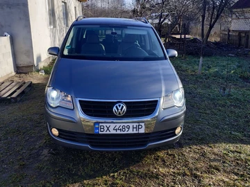 Авто Volkswagen Touran 2007 № 8235301