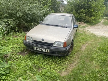 Авто Opel Kadett 1987 № 8235310