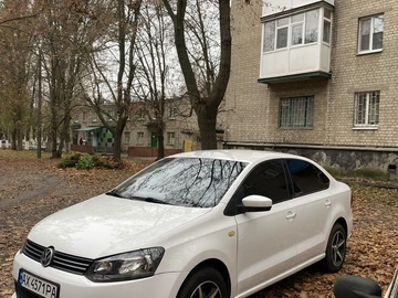 Авто Volkswagen Polo 2012 № 8236136
