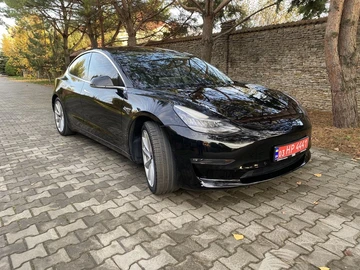 Авто Tesla Model 3 2018 № 8236353