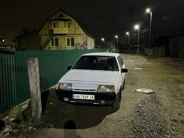 Авто ВАЗ 2109 1989 № 8236550